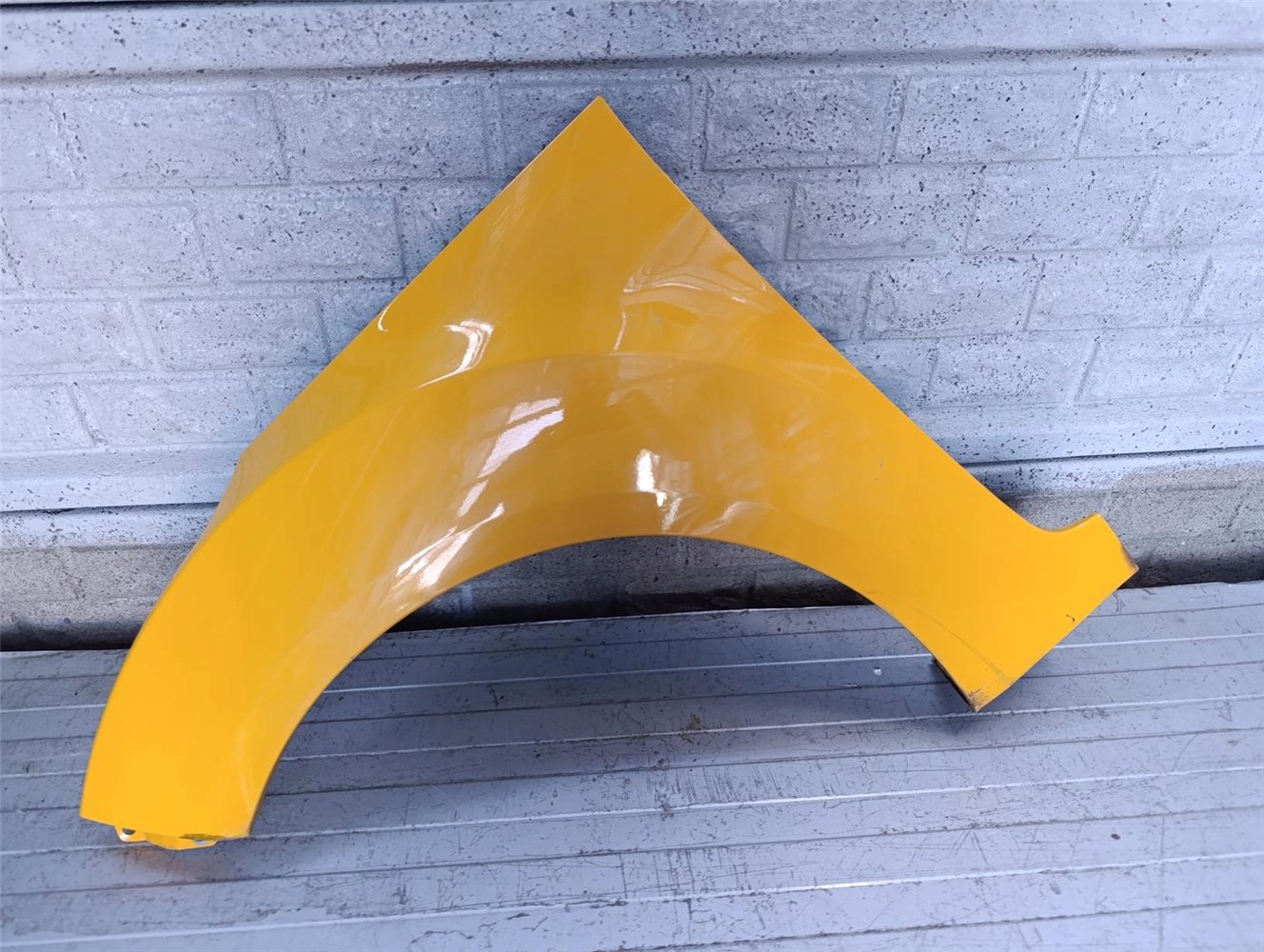 HYUNDAI VELOSTER 11- BŁOTNIK PRZEDNI LEWY ORYGINAŁ (17790563805)