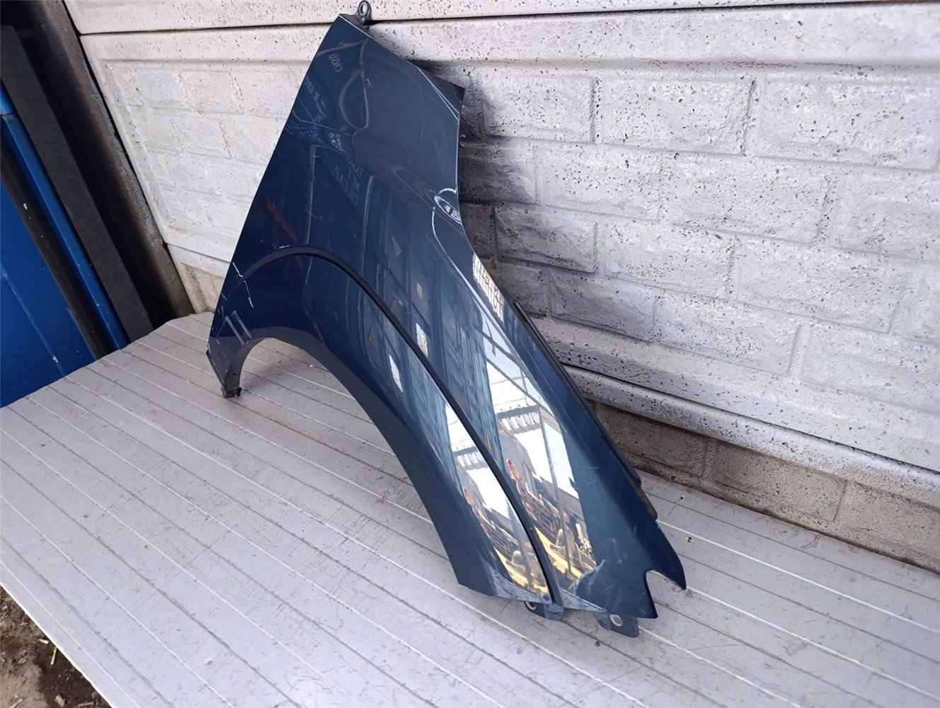 HYUNDAI KONA 2018-2024 BŁOTNIK PRAWY PRZEDNI ORYGINAŁ (17793777700)