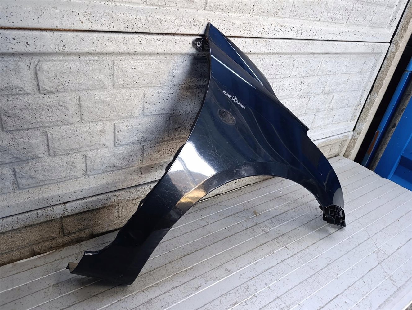 SUZUKI SWIFT Mk7 10-17 BŁOTNIK PRZEDNI PRAWY ORYGINAŁ (17793779563)