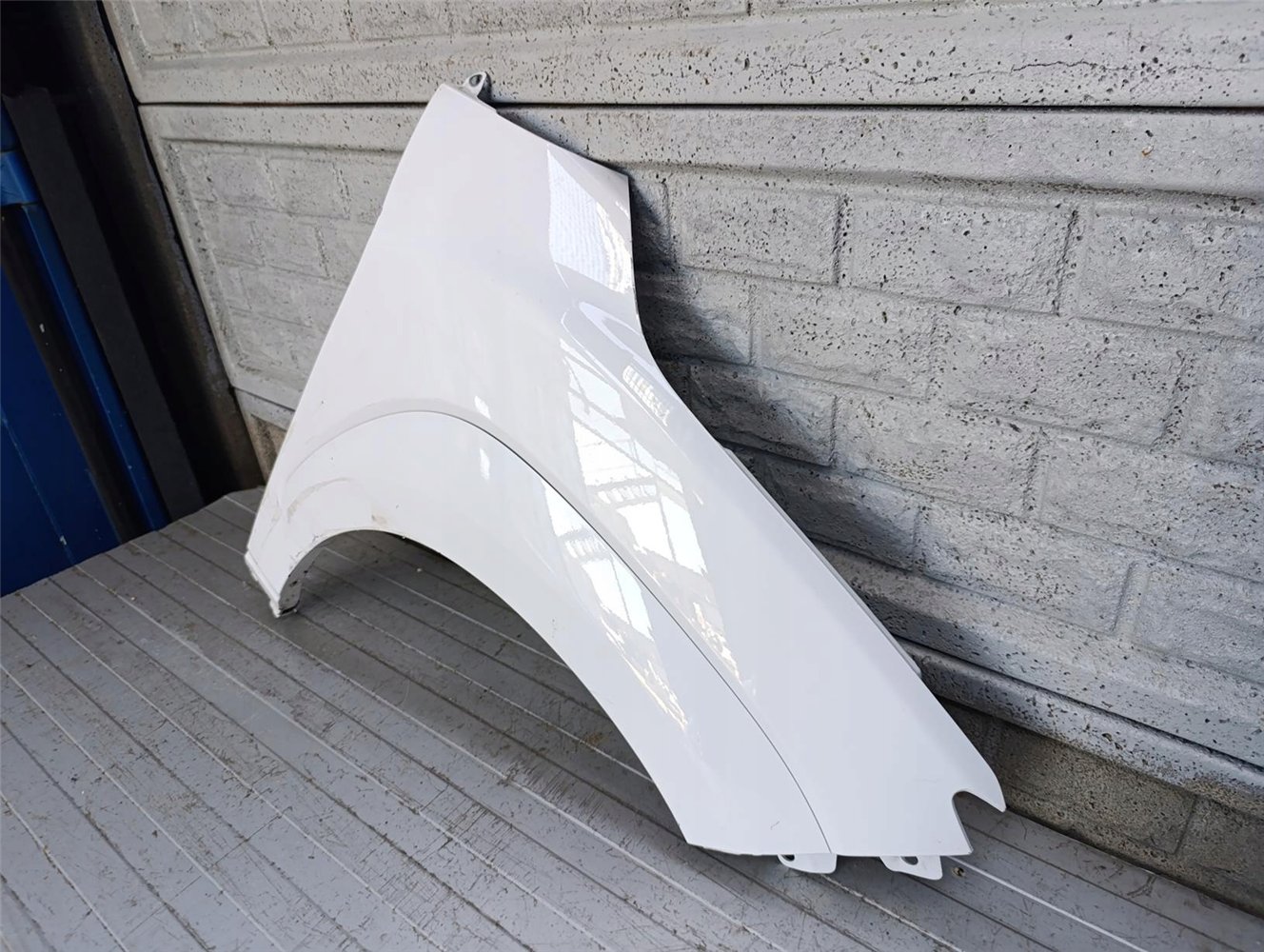 HYUNDAI KONA 2018-2024 BŁOTNIK PRAWY PRZEDNI ORYGINAŁ (17793783655)