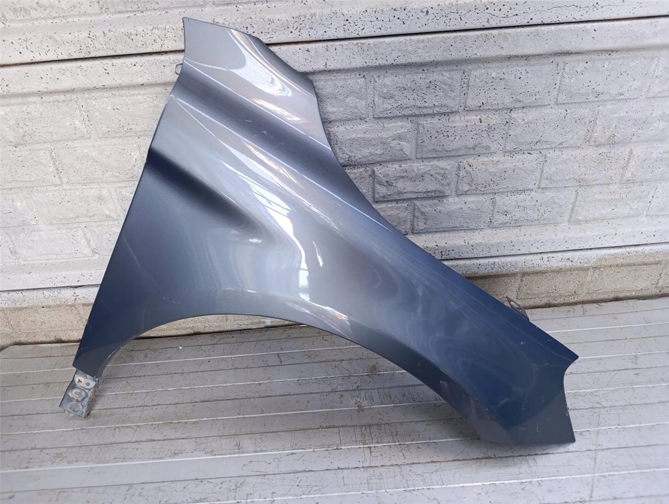 VOLVO XC60 XC-60 08-17 BŁOTNIK PRAWY PRZEDNI ORYGINAŁ (17793791855)