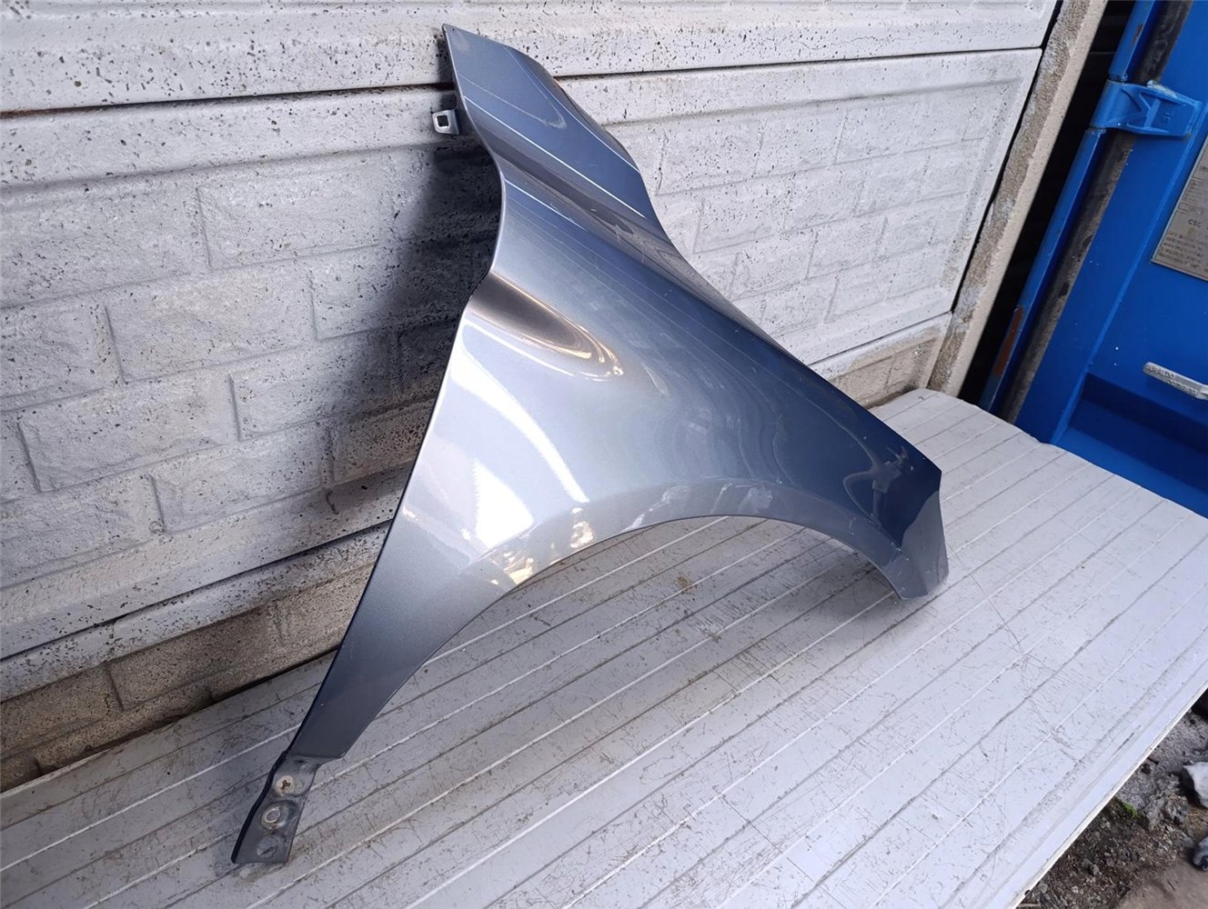 VOLVO XC60 XC-60 08-17 BŁOTNIK PRAWY PRZEDNI ORYGINAŁ (17793791855)