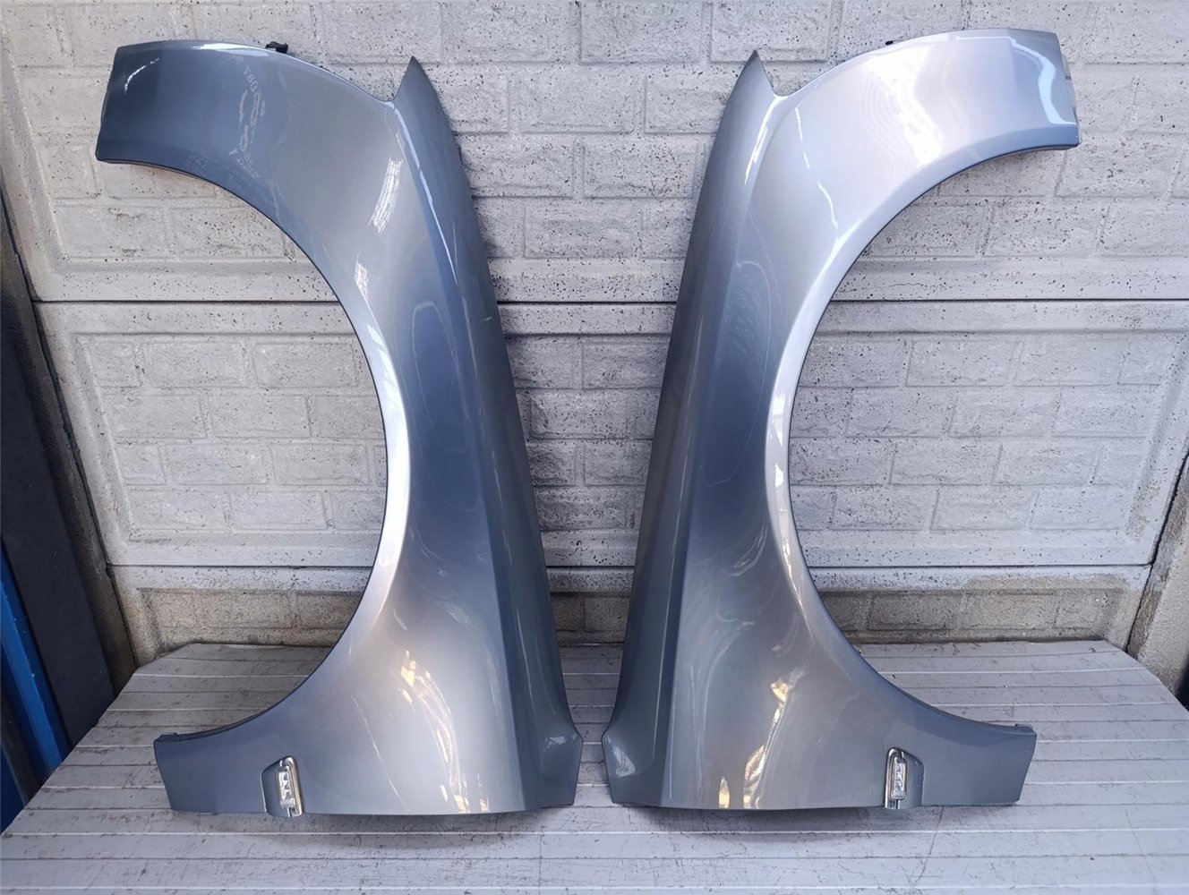 AUDI A8 D3 2002-2009 BŁOTNIK PRZEDNI PRAWY LEWY ORYGINAŁ (17793800619)