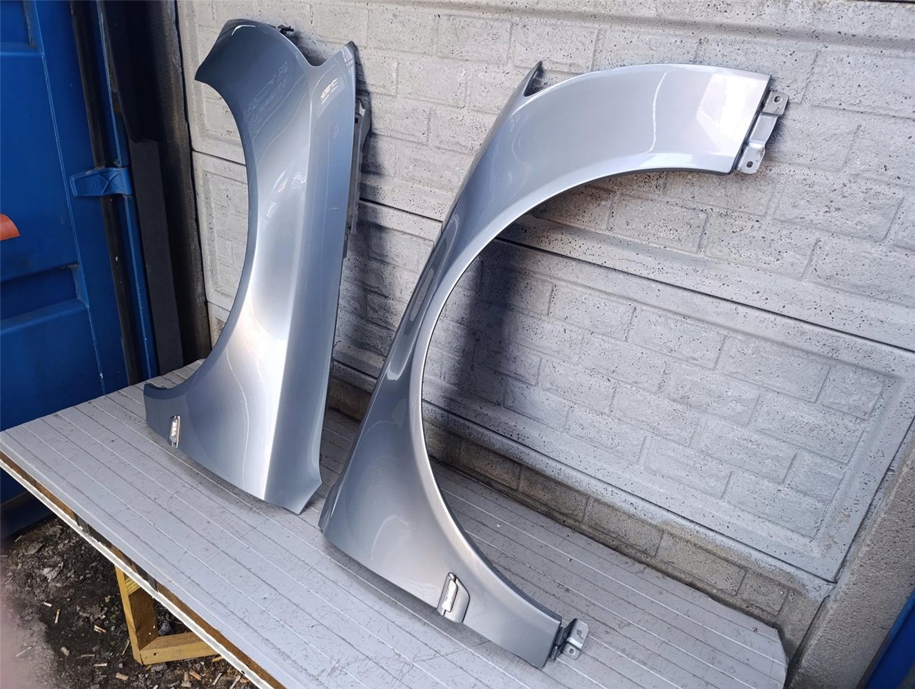 AUDI A8 D3 2002-2009 BŁOTNIK PRZEDNI PRAWY LEWY ORYGINAŁ (17793800619)