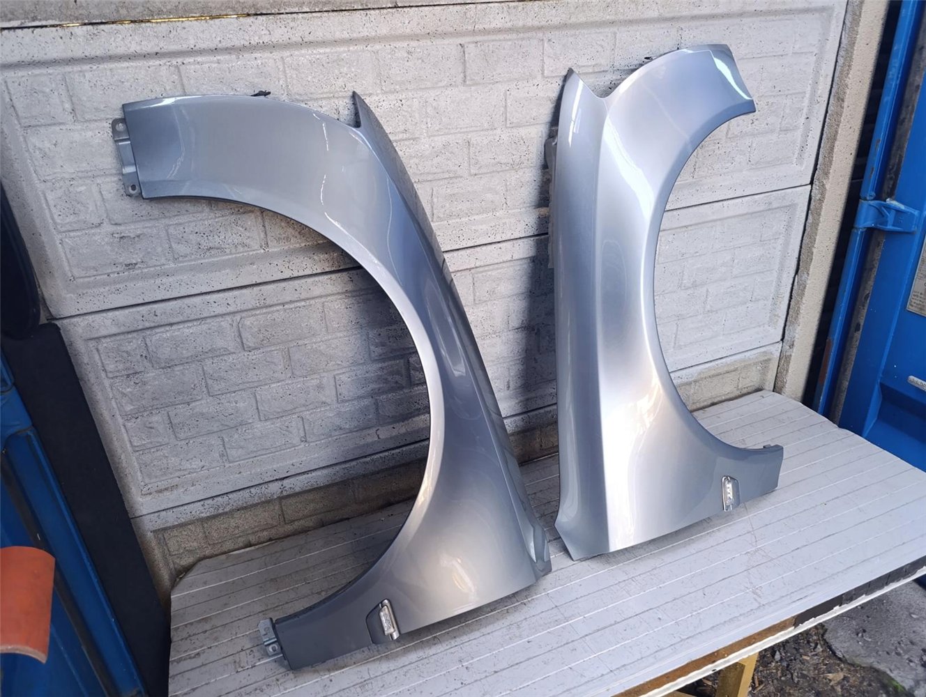 AUDI A8 D3 2002-2009 BŁOTNIK PRZEDNI PRAWY LEWY ORYGINAŁ (17793800619)