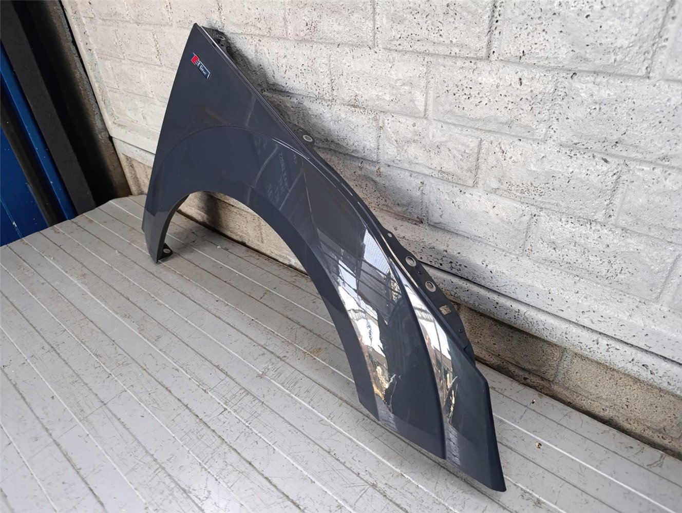 AUDI TT 8S0 14-25 BŁOTNIK PRZEDNI PRAWY ORYGINAŁ (17793808414)