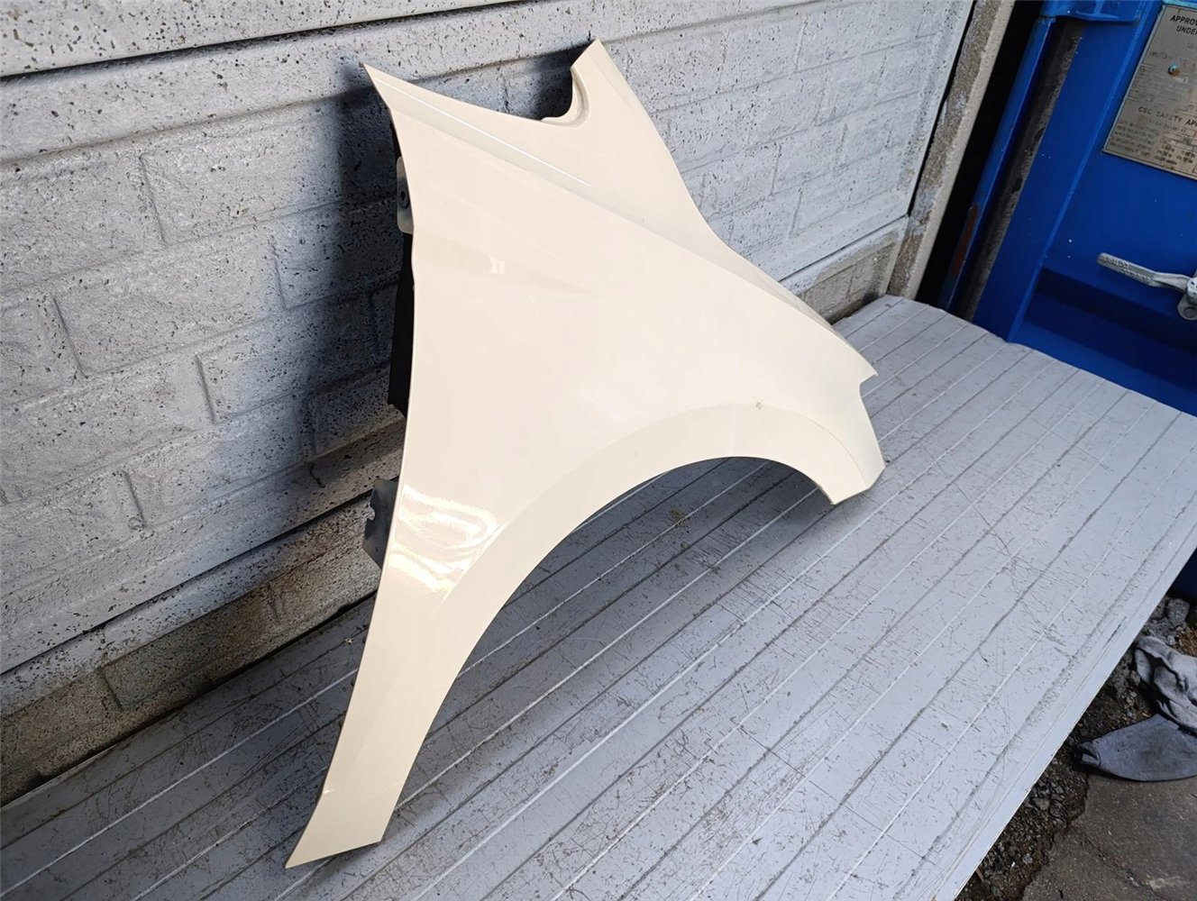 VW TOURAN 2016-2021 BŁOTNIK PRAWY PRZEDNI ORYGINAŁ (17793848443)