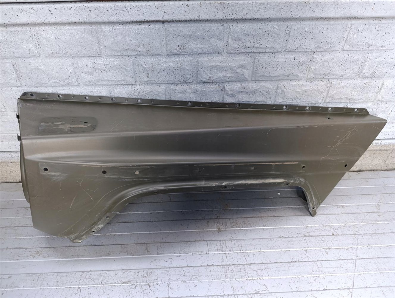 BŁOTNIK LEWY PRZÓD MERCEDES G KLASA W460 79- ORYGINAŁ (17796613829)