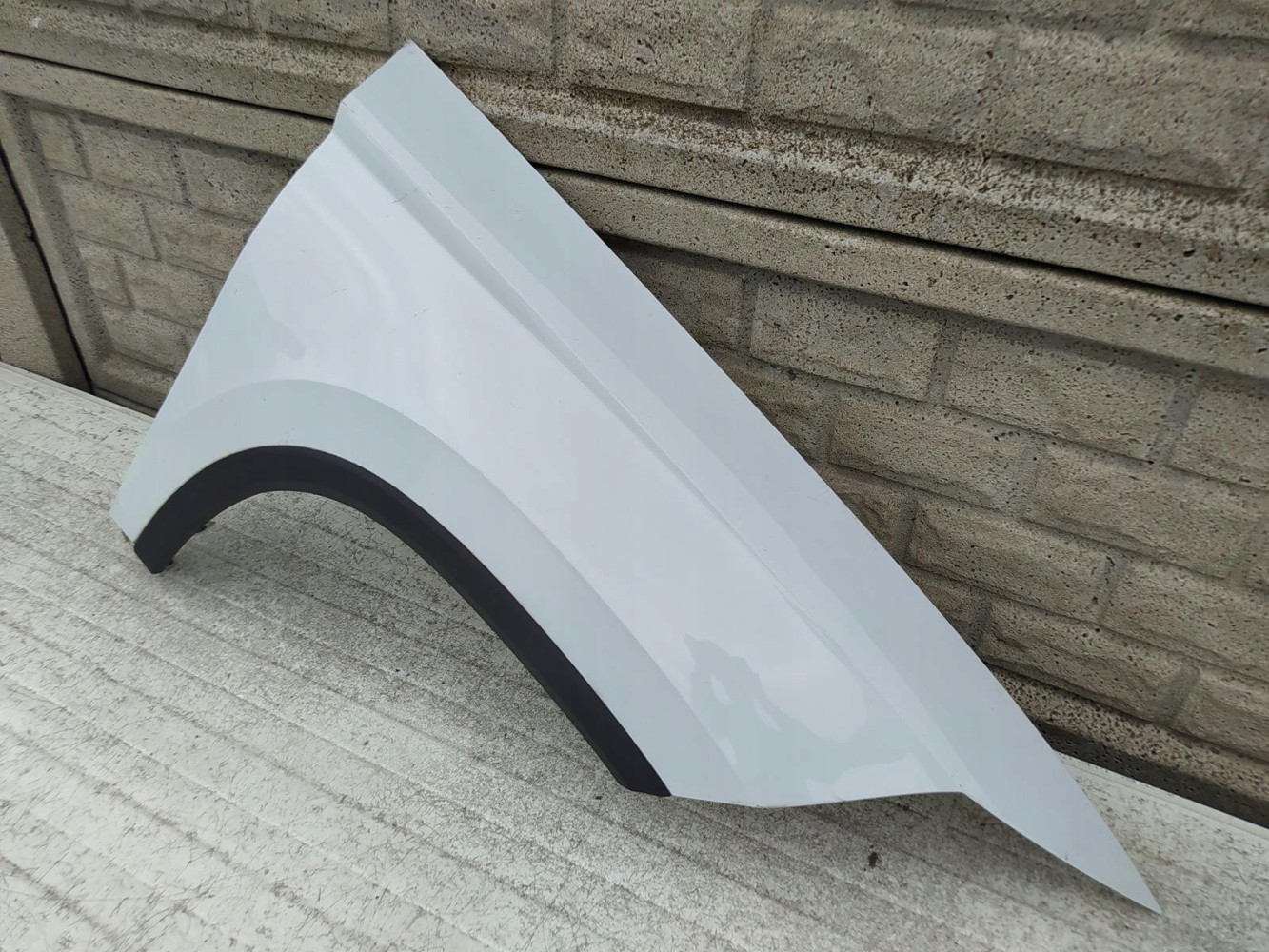 SEAT ATECA 2016 - 2022 BŁOTNIK PRZEDNI PRAWY - (12331090793)