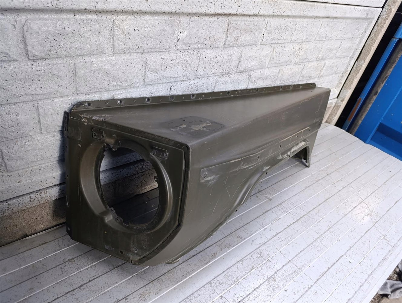 BŁOTNIK LEWY PRZÓD MERCEDES G KLASA W460 79- ORYGINAŁ (17796613829)