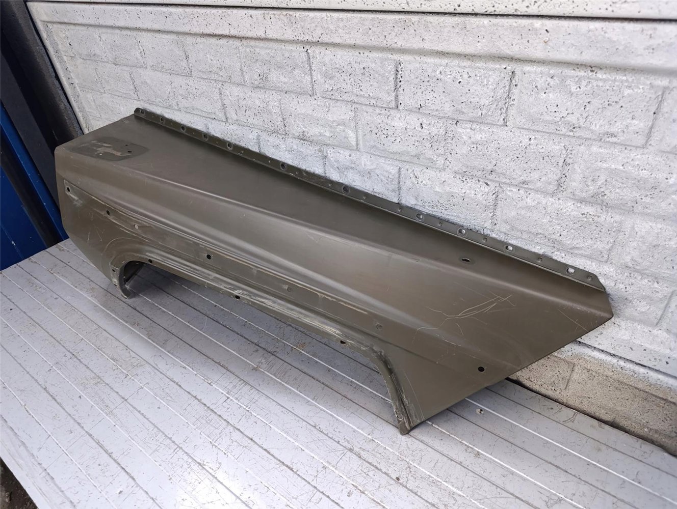 BŁOTNIK LEWY PRZÓD MERCEDES G KLASA W460 79- ORYGINAŁ (17796613829)