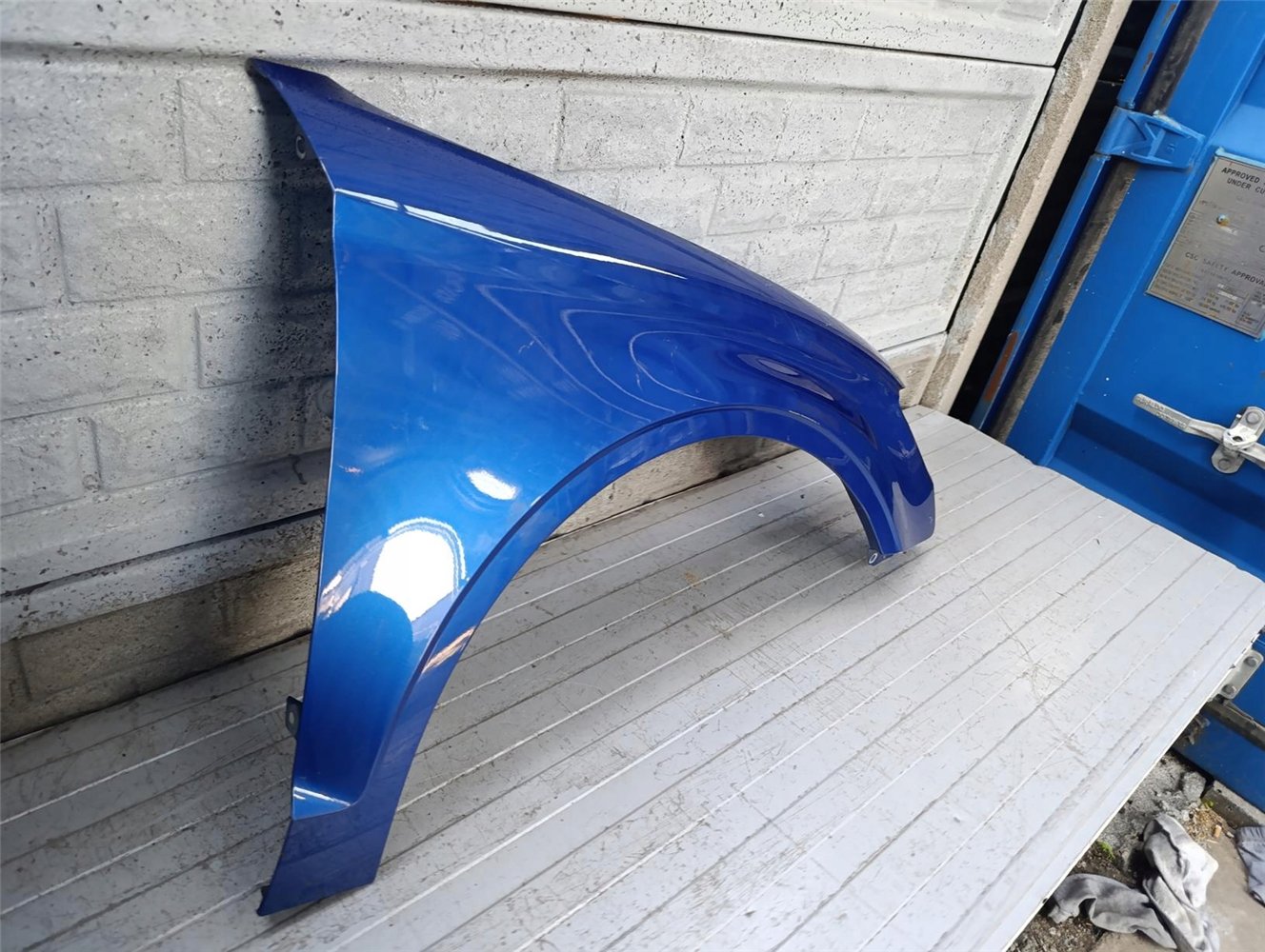 AUDI A3 SEDAN CABRIO 8V5 BŁOTNIK PRAWY ORYGINAŁ (17796617104)