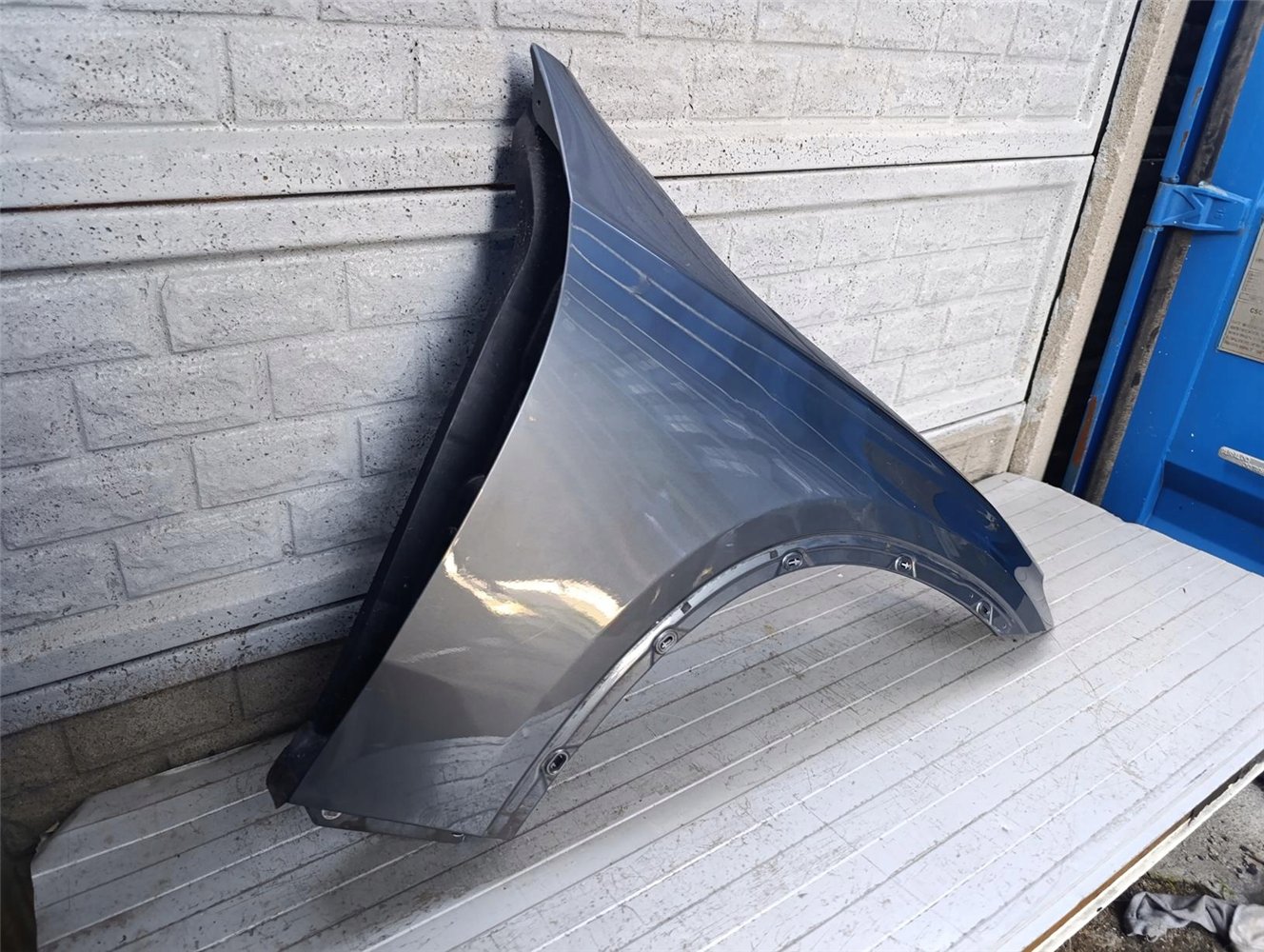 MERCEDES GLC W254 X254 BŁOTNIK PRAWY PRZEDNI ORYGINAŁ (17796630127)