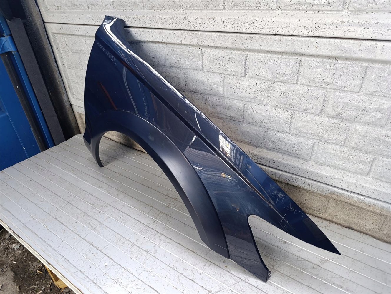 AUDI A6 C7 ALLROAD 4G0 11-17 BŁOTNIK PRAWY PRZEDNI ORYGINAŁ (17796633393)