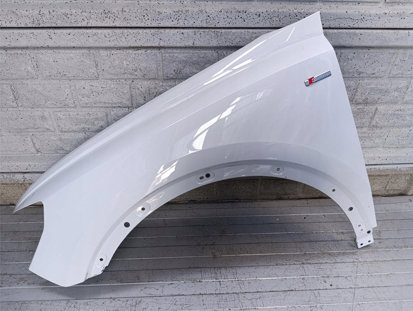 AUDI Q3 Q 3 II 83A 2018-2024 BŁOTNIK LEWY PRZEDNI ORYGINAŁ (17796649926)