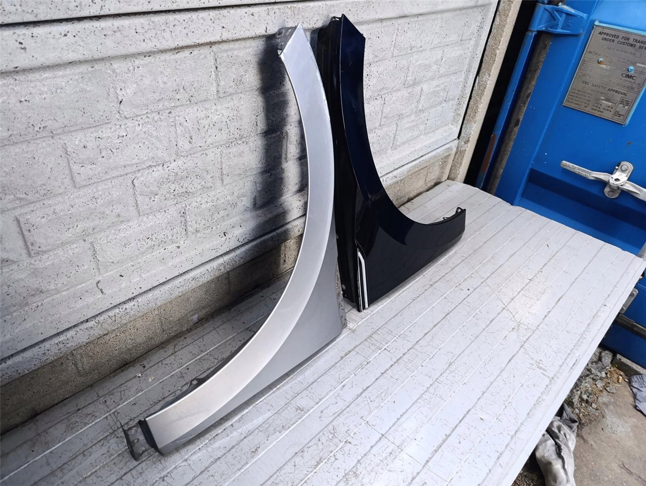 VW ARTEON BŁOTNIK PRAWY LEWY PRZEDNI ORYGINAŁ (17796652406)