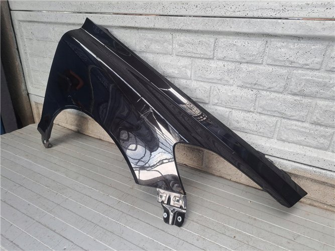 VOLVO C70 LIFT 2009-2013 BŁOTNIK PRAWY PRZEDNI ORYGINAŁ (17810838720)