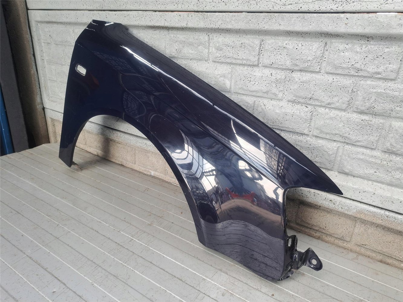 BŁOTNIK PRZEDNI PRAWY AUDI A4 B7 8E0 2005-2009 ORYGINAŁ (17810841466)