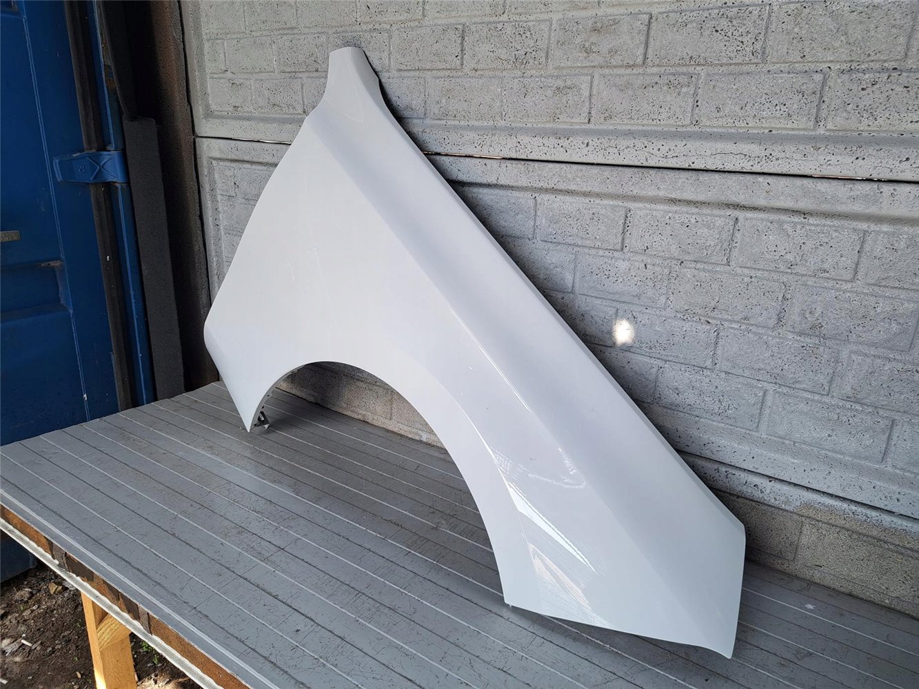 BMW 7 G70 2022- BŁOTNIK PRZEDNI PRAWY ORYGINAŁ (17810851304)