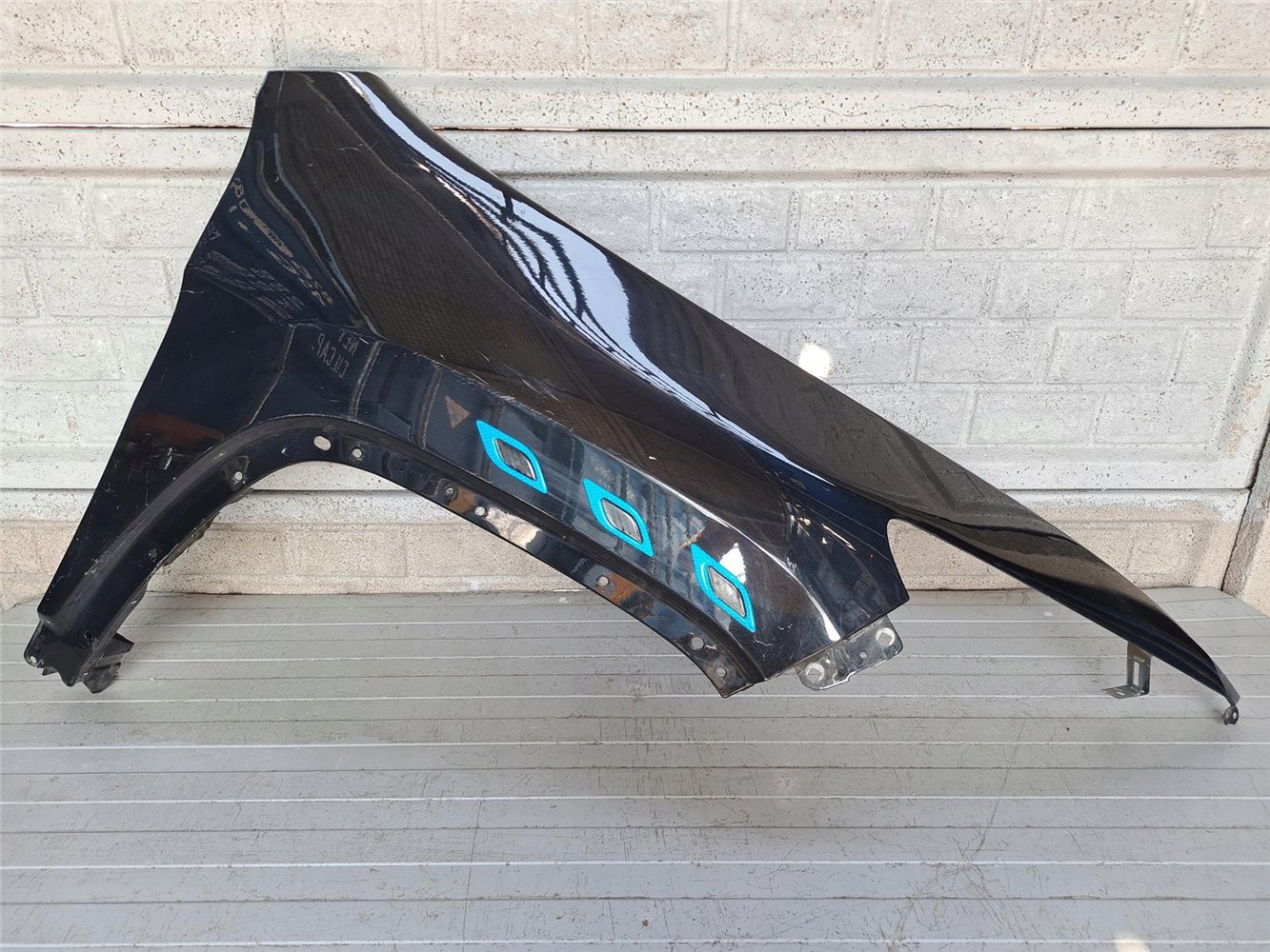 JEEP CHEROKEE 2014-2019 BŁOTNIK PRAWY PRZEDNI ORYGINAŁ (17810857439)