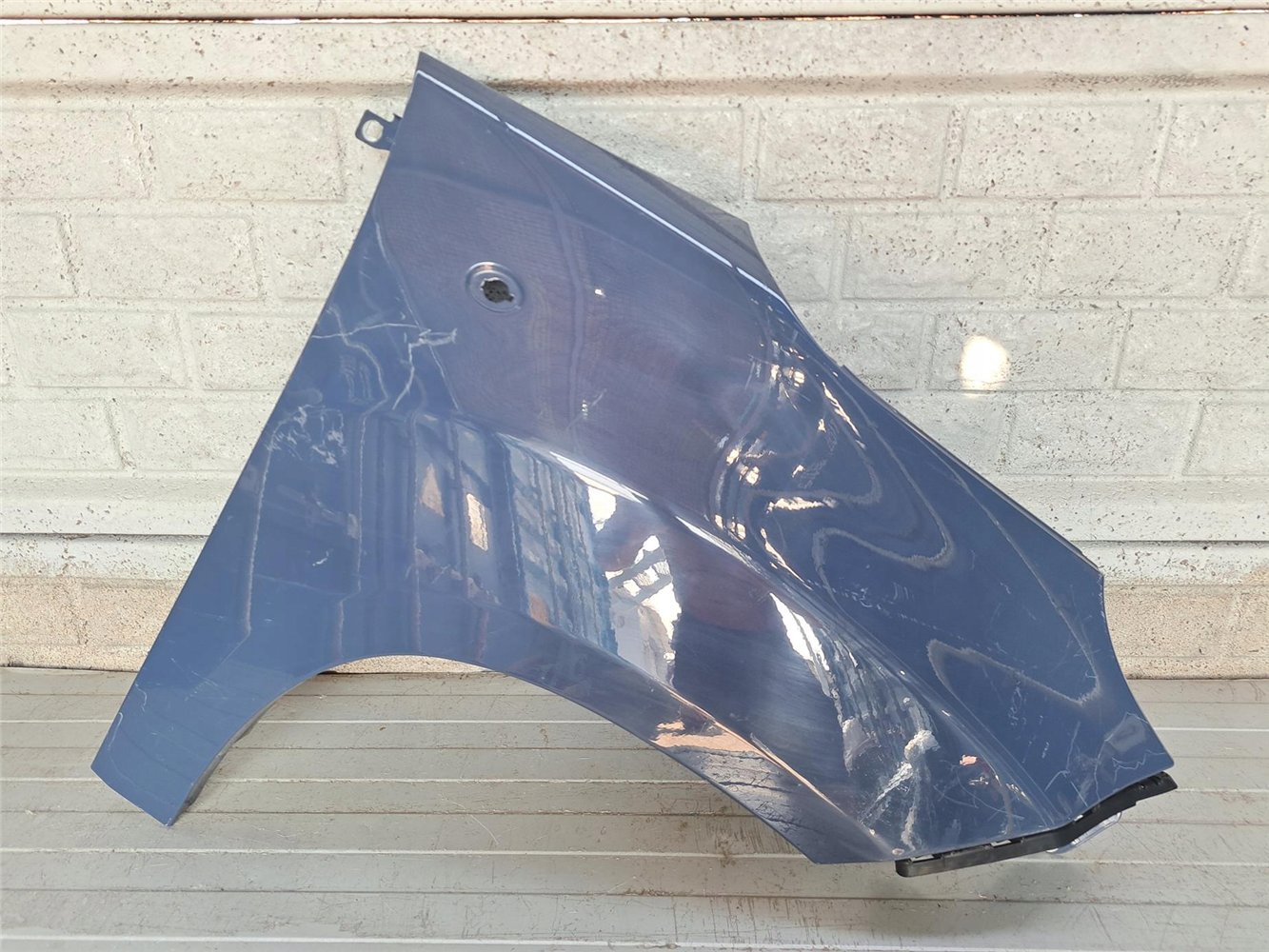 FIAT 500L BŁOTNIK PRZEDNI PRAWY ORYGINAŁ (17810862882)