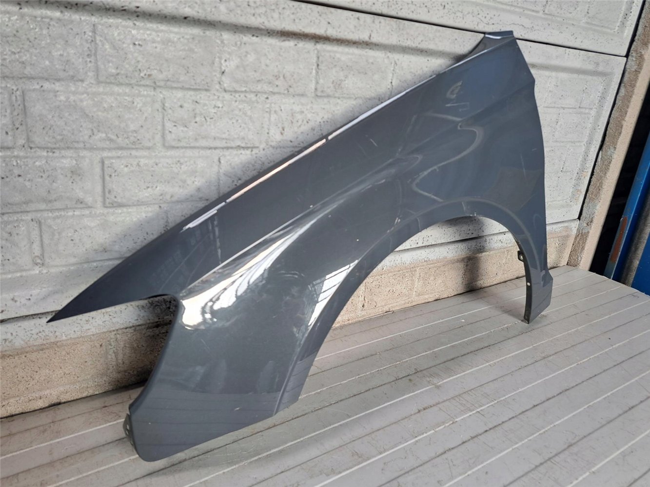 AUDI A3 SEDAN CABRIO 8V5 BŁOTNIK PRZEDNI LEWY ORYGINAŁ (17810867561)