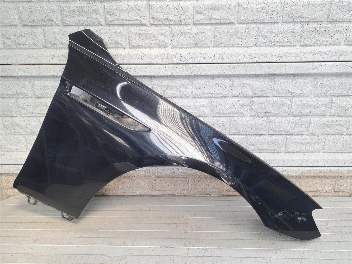 BMW 6 F12 F13 BŁOTNIK PRAWA PRZÓD ORYGINAŁ (17810876570)