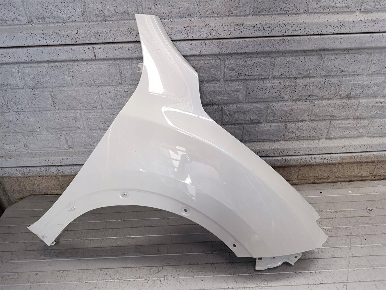 NISSAN JUKE 14-19 LIFT BŁOTNIK PRAWY PRZEDNI ORYGINAŁ (17811801756)