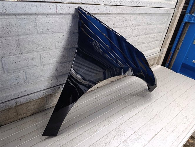 BMW I3 I 3 i3 BŁOTNIK PRZEDNI PRAWY ORYGINAŁ (17811812536)