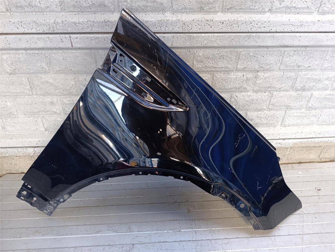 LAND ROVER DISCOVERY 5 17-22 BŁOTNIK PRZEDNI PRAWY ORYGINAŁ (17813969464)