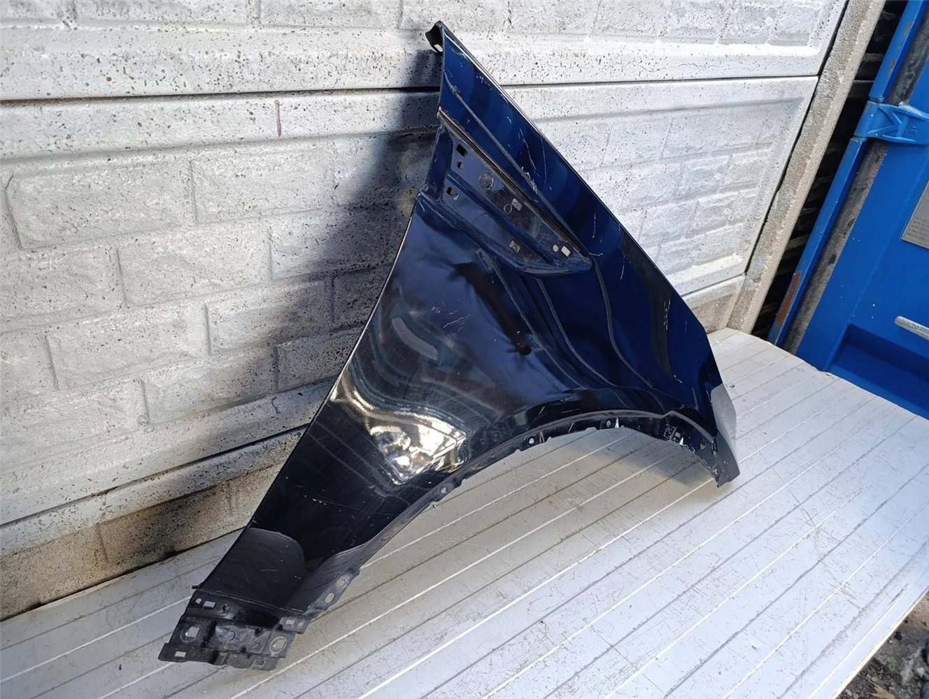 LAND ROVER DISCOVERY 5 17-22 BŁOTNIK PRZEDNI PRAWY ORYGINAŁ (17813969464)