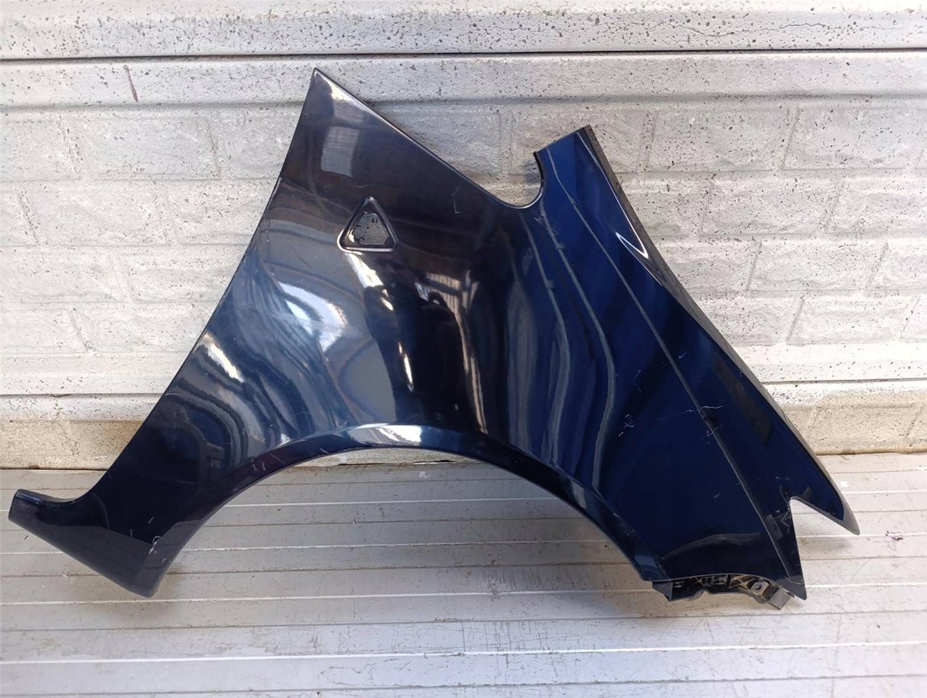 MITSUBISHI COLT LIFT 5D 09-23 BŁOTNIK PRZEDNI PRAWY ORYGINAŁ (17813976736)