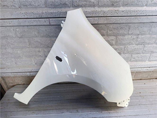 NISSAN MICRA K13 LIFT 13-18 BŁOTNIK PRZEDNI PRAWY ORYGINAŁ (17813989525)