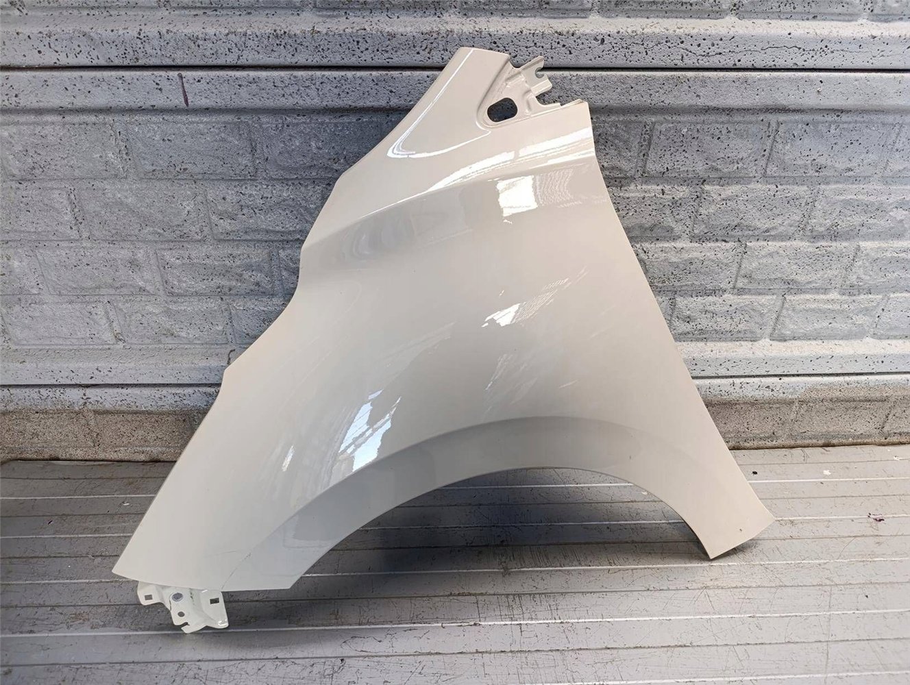 NISSAN MICRA K14 2017 - 2024 BŁOTNIK LEWY PRZEDNI ORYGINAŁ (17814032525)