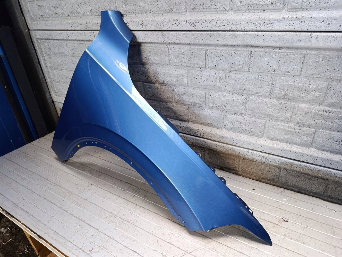 VOLVO XC 90 XC90 II 15-23 BŁOTNIK PRZEDNI PRAWY ORYGINAŁ (17814083105)