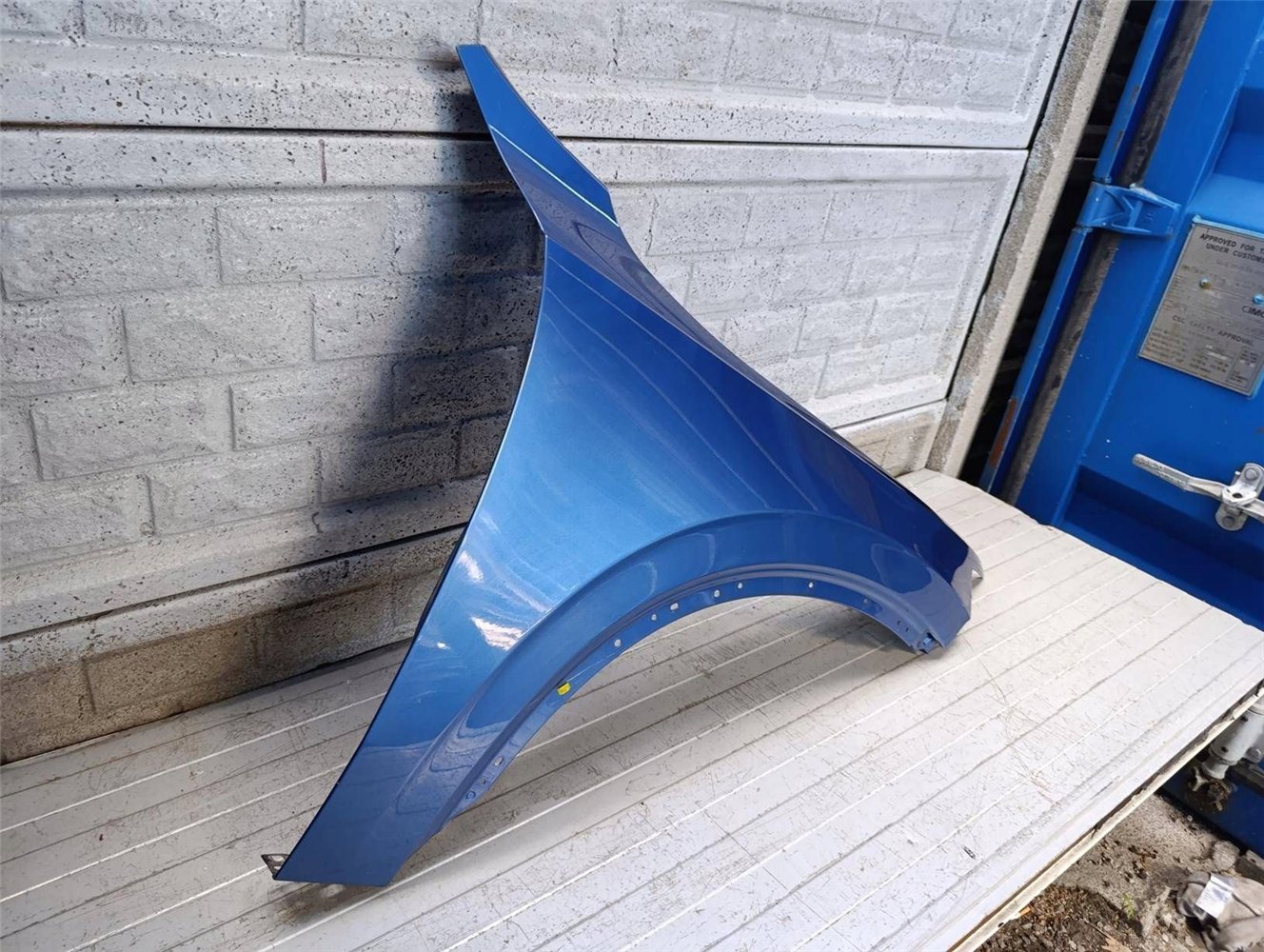 VOLVO XC 90 XC90 II 15-23 BŁOTNIK PRZEDNI PRAWY ORYGINAŁ (17814083105)