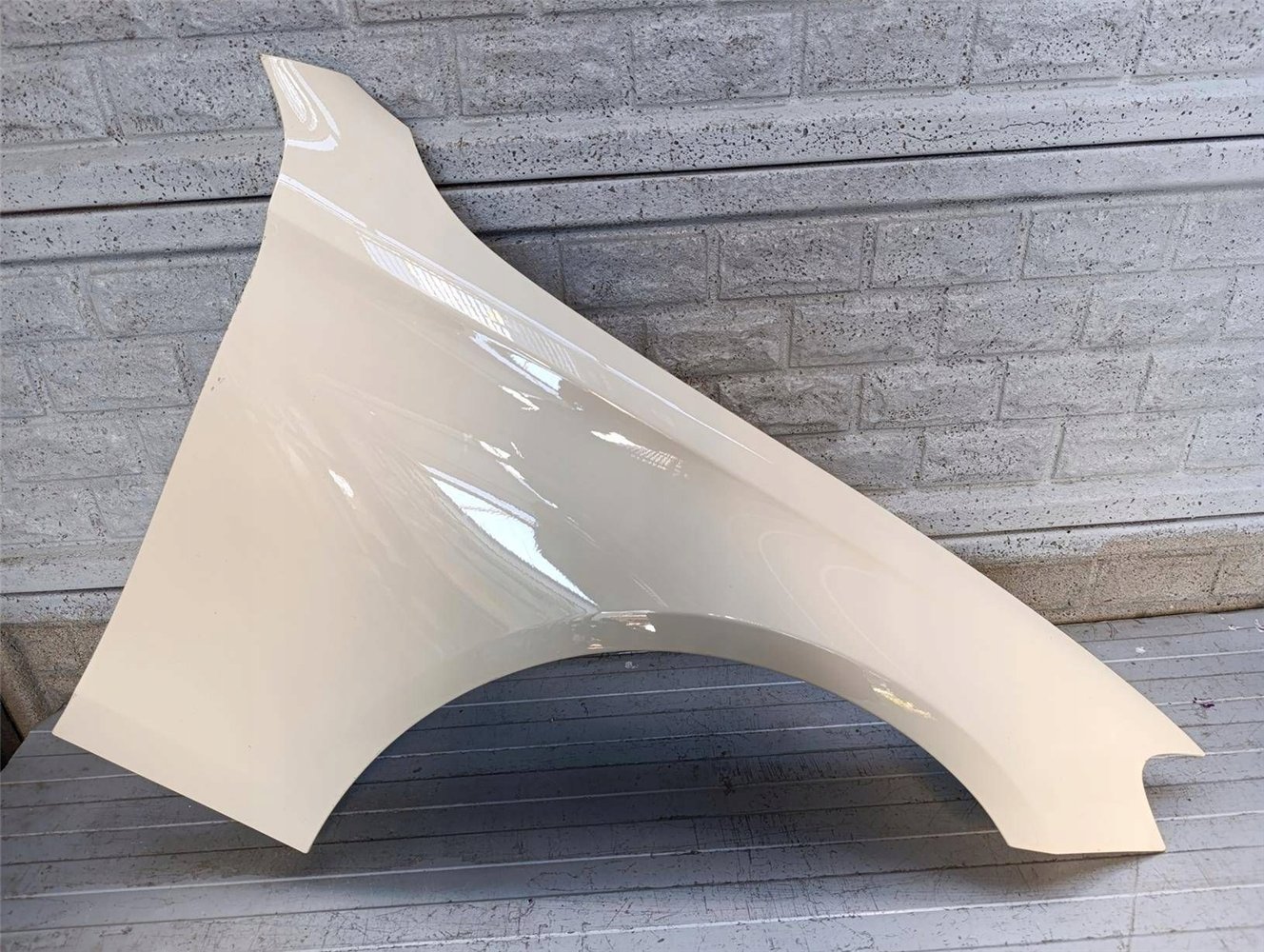 MERCEDES E-KLASA W213 W 213 16-23 BŁOTNIK PRAWY ORYGINAŁ (17814135763)