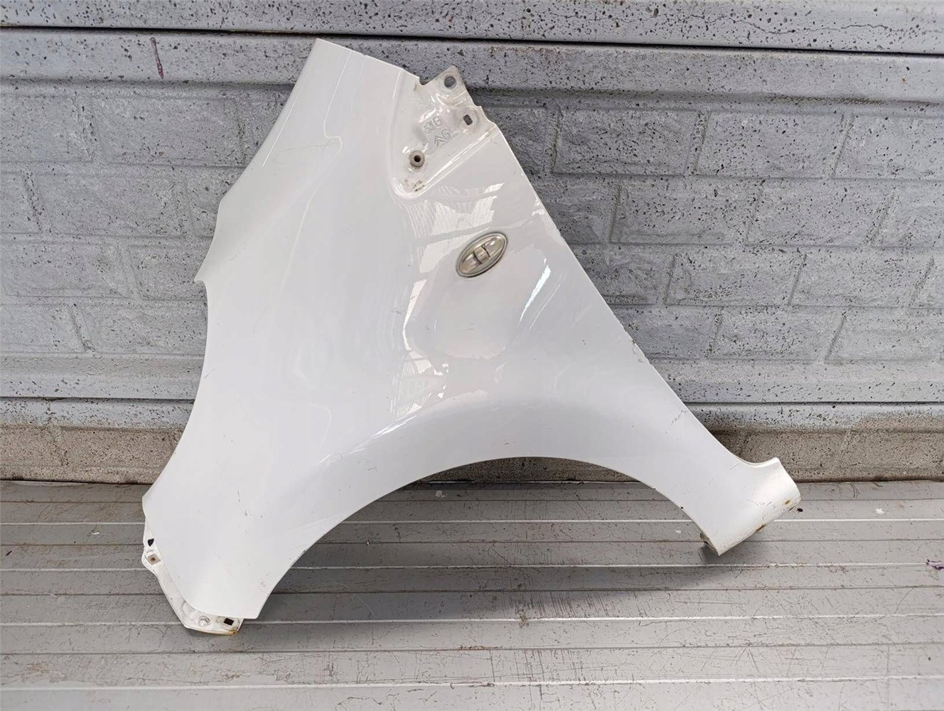 CITROEN C1 PEUGEOT 107 05-15 BŁOTNIK PRZEDNI LEWY ORYGINAŁ (17817066401)