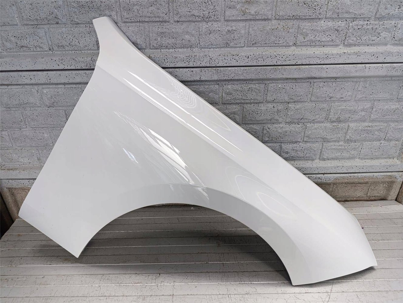 BMW 7 G70 2022- BŁOTNIK PRZEDNI PRAWY ORYGINAŁ (17817077662)