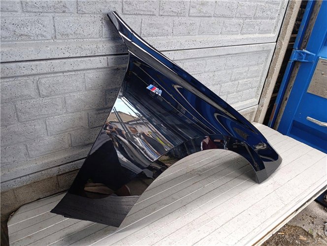 BMW 7 G70 2022- BŁOTNIK PRZEDNI PRAWY ORYGINAŁ (17817084518)