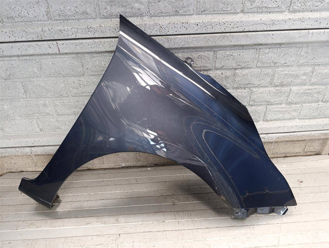 KIA CARENS BŁOTNIK PRAWY PRZEDNI ORYGINAŁ (17817111028)