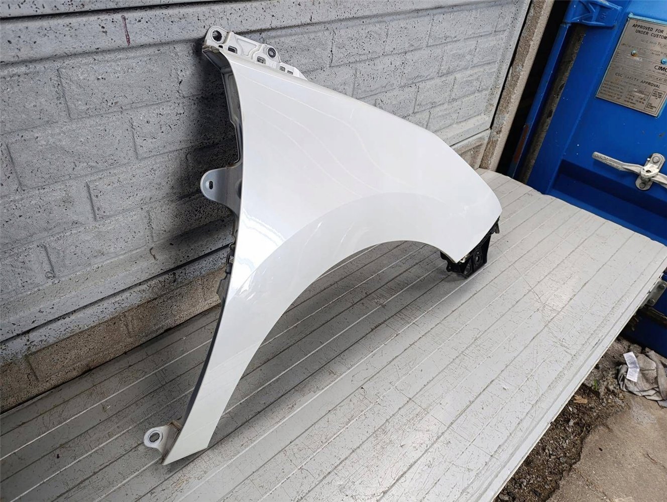 PEUGEOT 5008 08-17 BŁOTNIK PRZEDNI PRAWY ORYGINAŁ (17817134863)