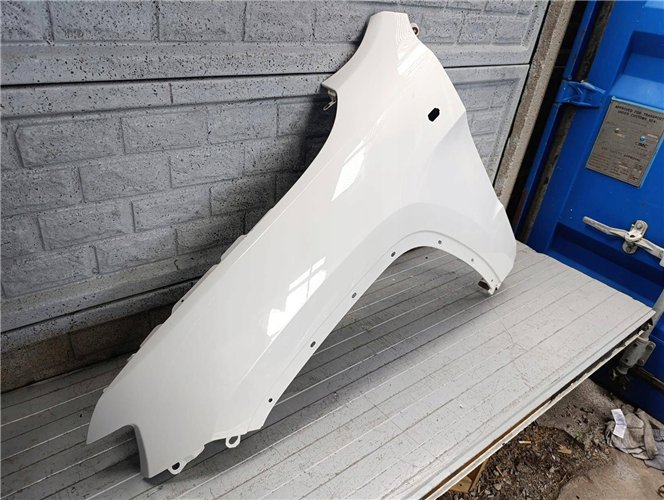 JEEP GRAND CHEROKEE WK2 BŁOTNIK LEWY ORYGINAŁ (17817143889)