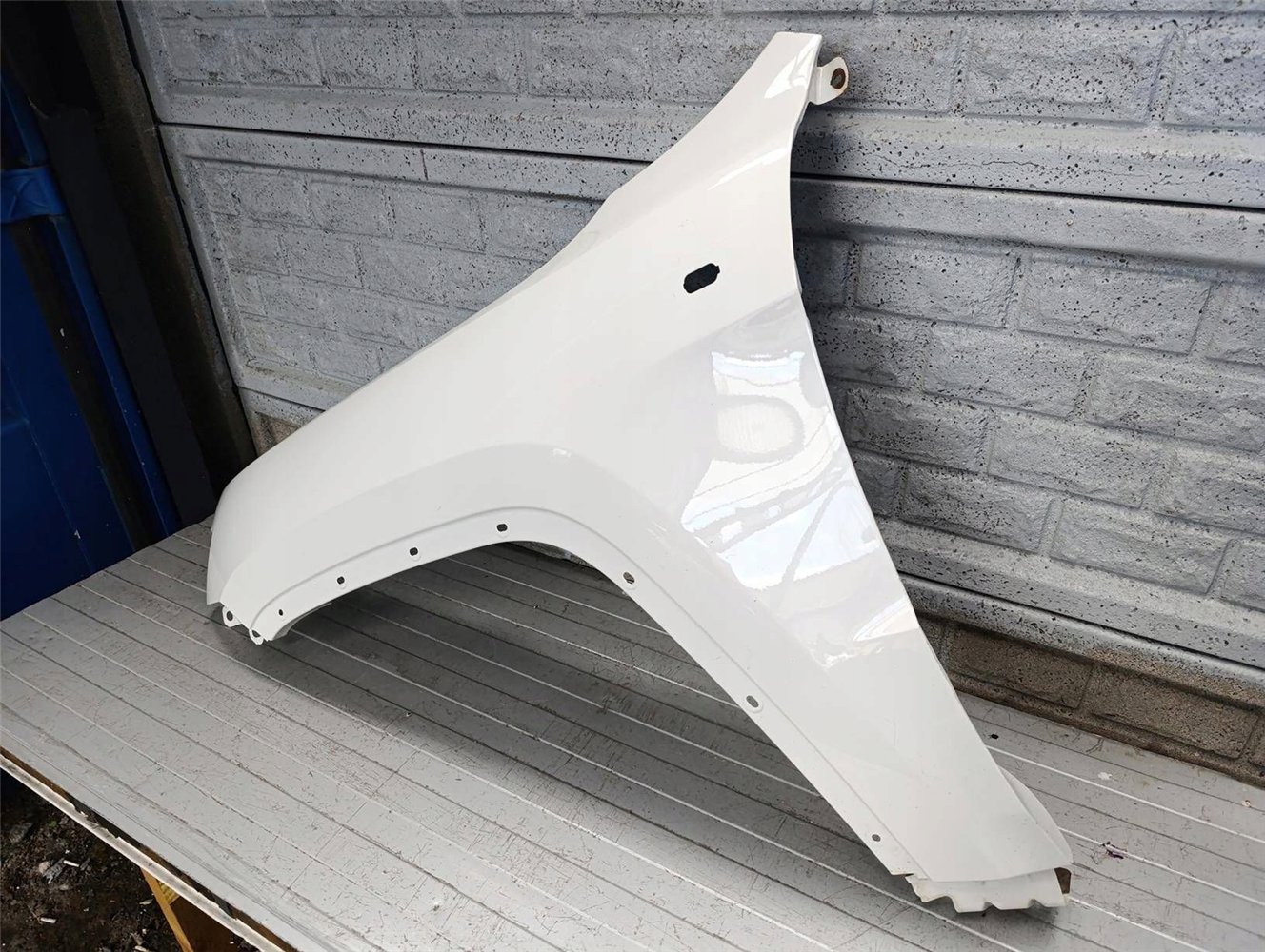 JEEP GRAND CHEROKEE WK2 BŁOTNIK LEWY ORYGINAŁ (17817143889)