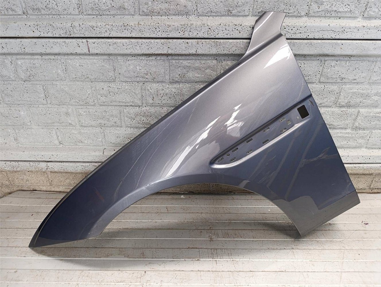 JAGUAR XE BŁOTNIK PRZÓD LEWY ORYGINAŁ (17817171280)