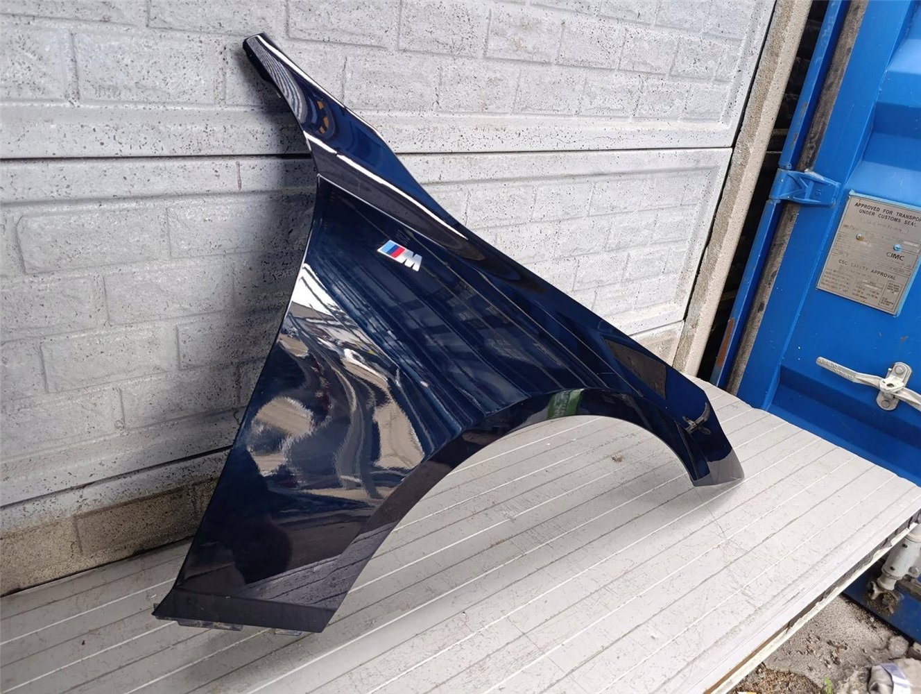 BMW 5 G60 BŁOTNIK PRAWY 2023- ORYGINAŁ (17817196103)