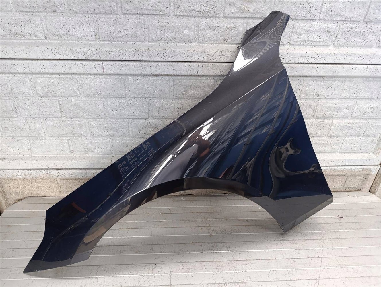 BMW 5 G60 BŁOTNIK LEWY 2023- ORYGINAŁ (17817197914)