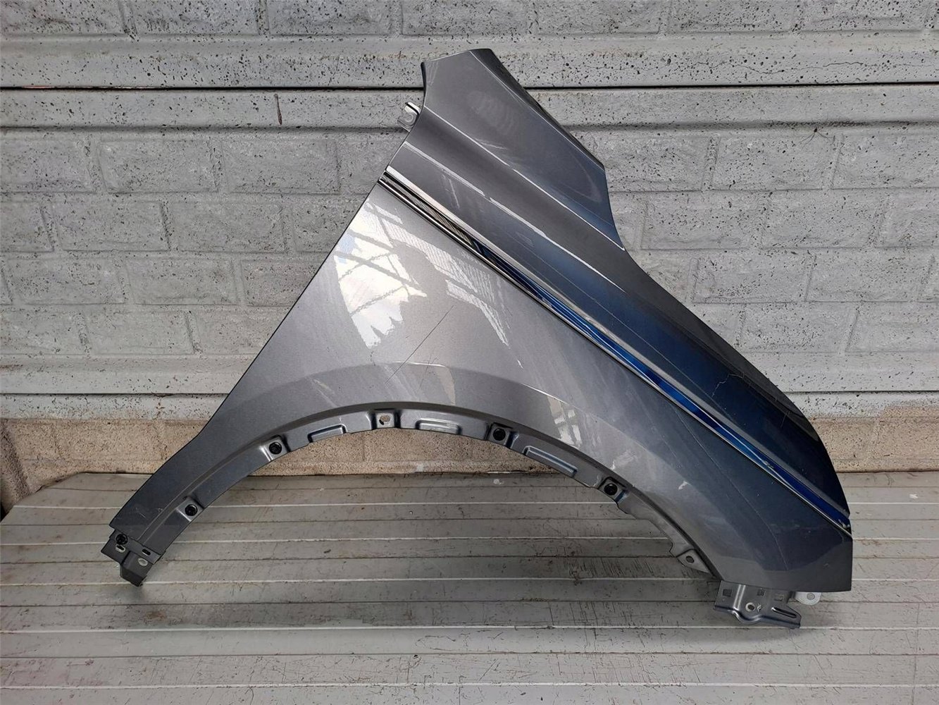 KOLEOS II 2 2018-2023 BŁOTNIK PRAWY PRZOD ORYGINAŁ (17817517921)