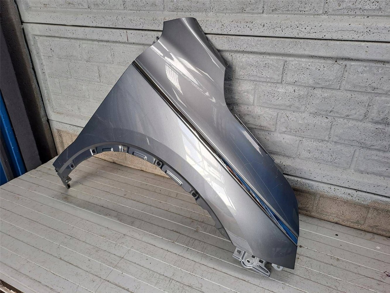 KOLEOS II 2 2018-2023 BŁOTNIK PRAWY PRZOD ORYGINAŁ (17817517921)