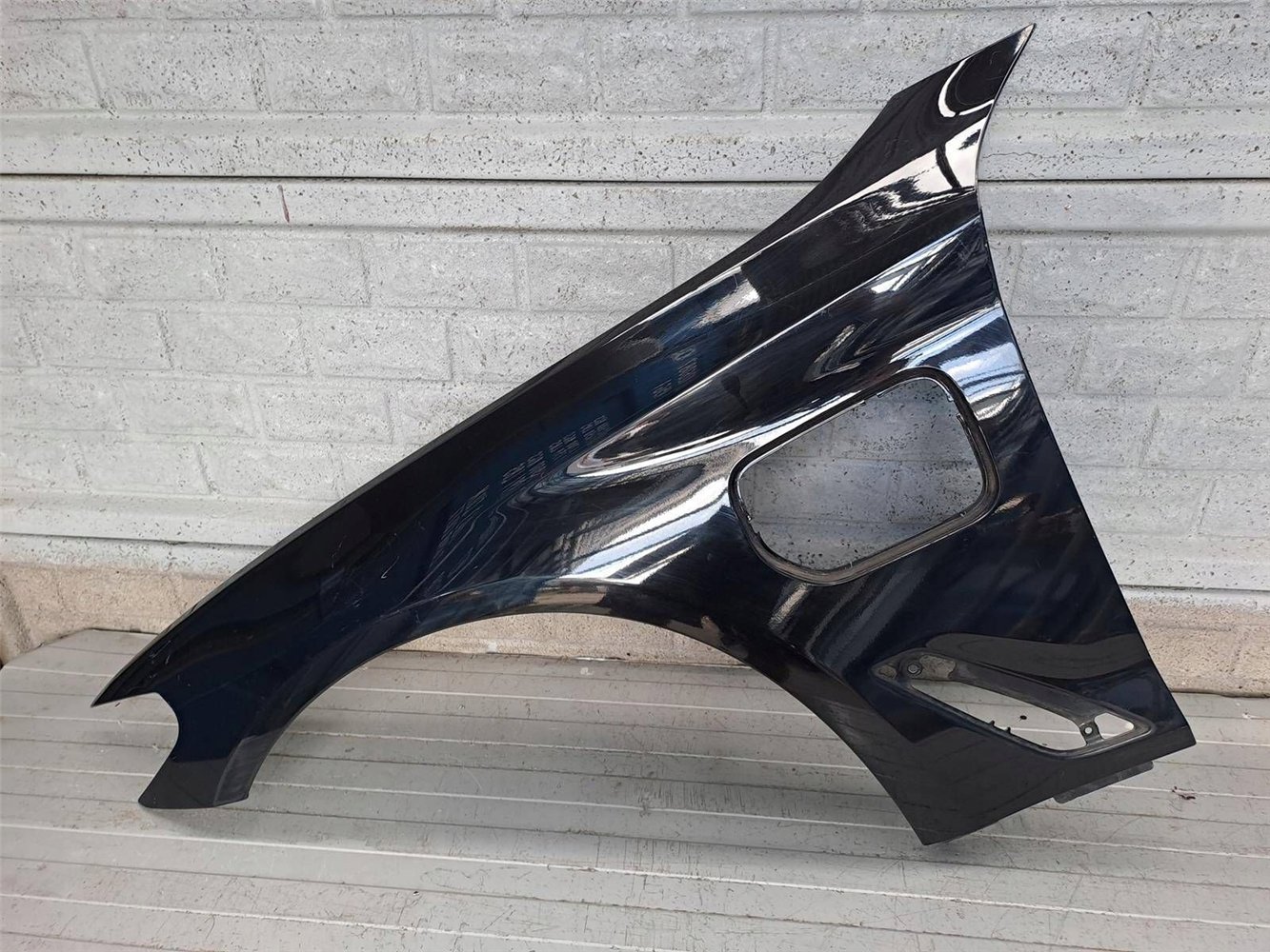 BMW 5 G30 G31 HYBRYDA BŁOTNIK PRZEDNI LEWY ORYGINAŁ (17817548179)